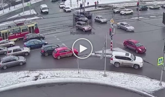 Водитель брызгнул газом в беременную девушку в Краснодаре