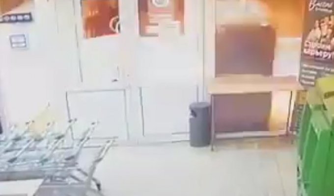 Появилось видео подрыва банкомата (3 фото + 1 видео)