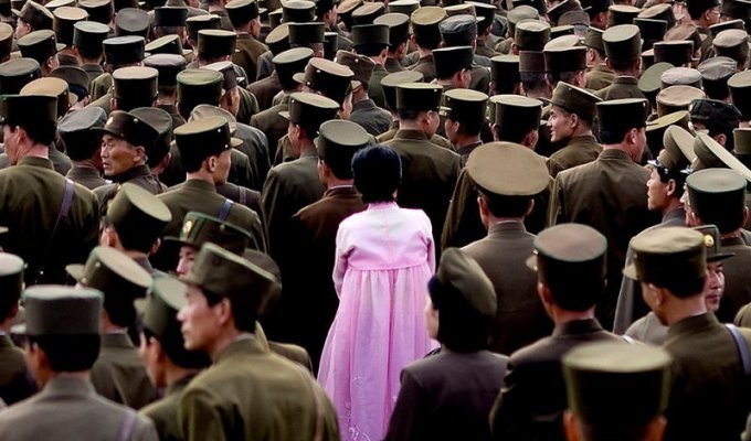 30 запрещенных снимков из Северной Кореи фотографа Эрика Лаффорга (30 фото)