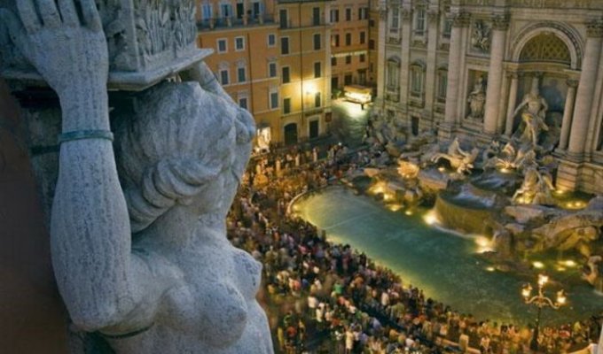 Сокровища фонтана Треви в Риме (9 фото)