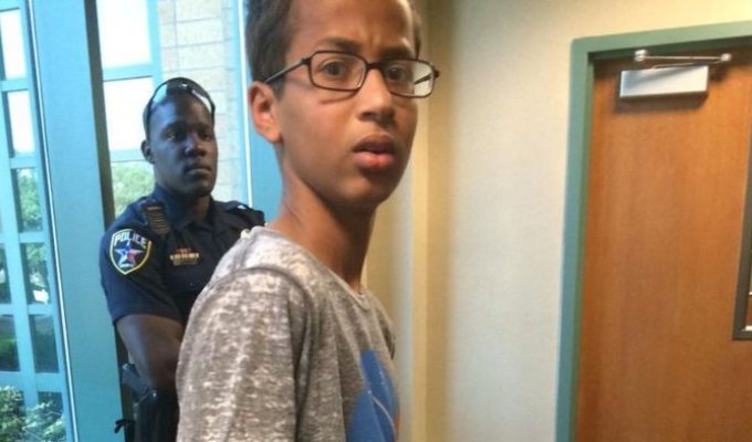 В США полиция арестовала подростка из-за самодельных часов, которые приняли за бомбу (3 фото)