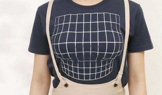 Японцы придумали футболку с оптической иллюзией, увеличивающей женскую грудь (3 фото)