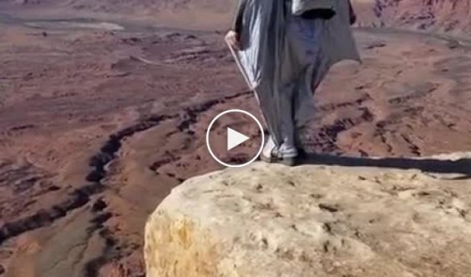 Опасный прыжок в каньон