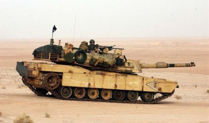 Нелегкая доля экипажа танка M1 Abrams (12 фото)