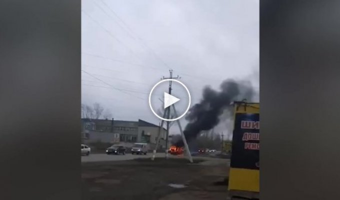 На шоссе в Ульяновске попал на видео взрыв УАЗа