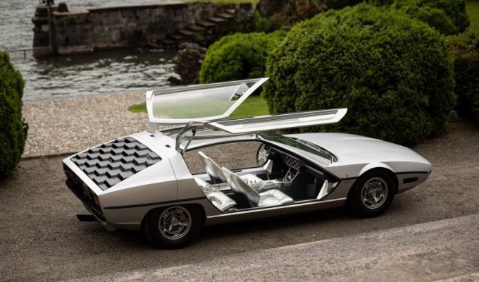Lamborghini Marzal концепт с футуристичным дизайном 1967 года (9 фото + 1 видео)