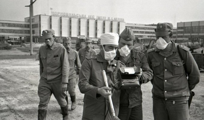 Чернобыль тогда и сейчас - глазами Александра Странника (10 фото)