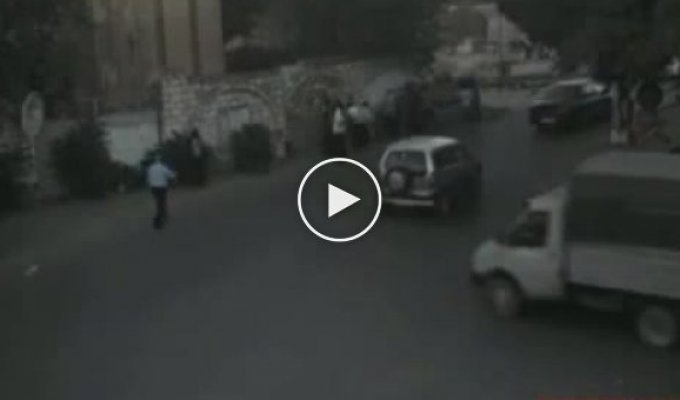 Машина сбила целую семью в столице Азербайджана