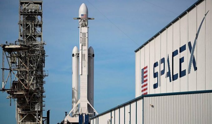 Бортовые системы ракеты SpaceX Falcon 9 работают на Linux (1 фото)