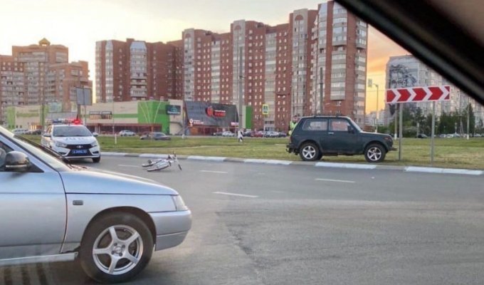 В Тольятти «Нива» на пешеходном переходе сбила велосипедистку (2 фото + 1 видео)