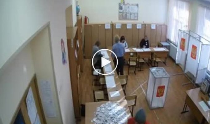 Вброс на российских выборах в Люберцах бюллетеней членами УИК