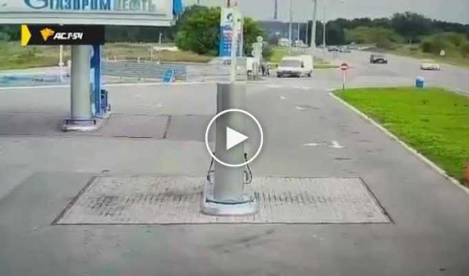 В Новосибирской области пьяный водитель влетел в бензоколонку