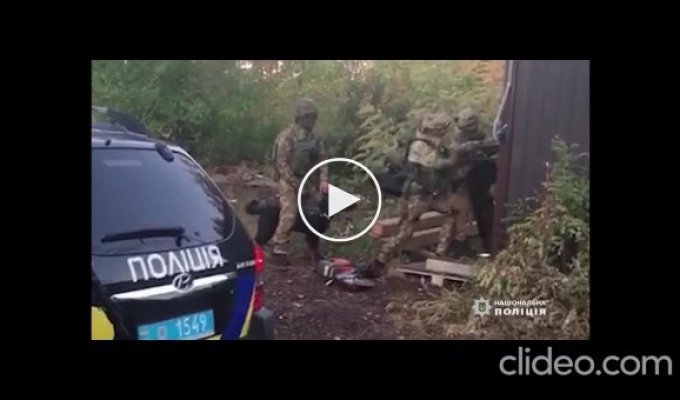 2 полицейских ранены, подозреваемый убит во время задержания в Киевской области