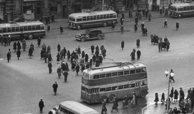 Двухэтажные троллейбусы и автобусы в СССР (15 фото)