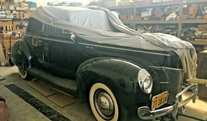 Ford DeLuxe модель 1940 года в идеальном состоянии после реставрации 9 лет простоял в гараже (10 фото)