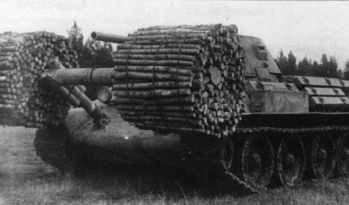 Танк Т-34 с фашинами (4 фото)