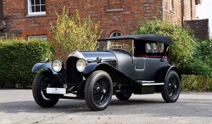 Восстановленная легенда: на продажу отправили Bentley, которому почти сто лет (33 фото)