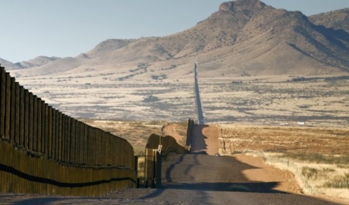 Американо-мексиканская стена (38 фото)