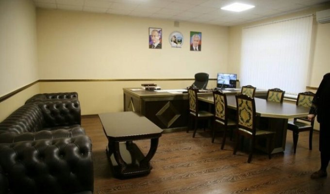 Скандал в 20-й школе города Дербент: зато кабинет у директора с ремонтом (7 фото + видео)
