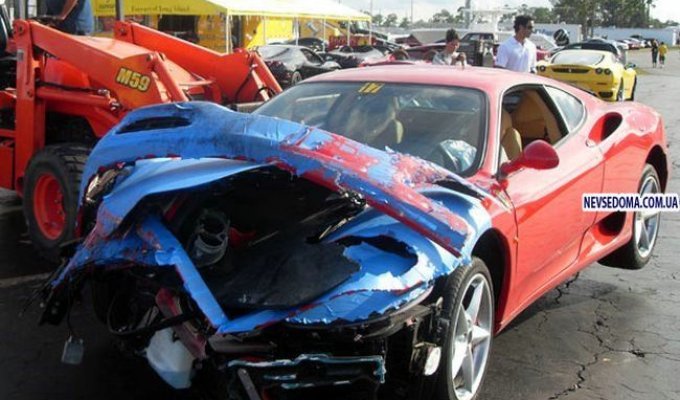 Неудачный день для владельца Ferrari (3 фото)