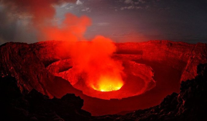Ньирагонго — один из самых смертоносных вулканов Африки (4 фото)
