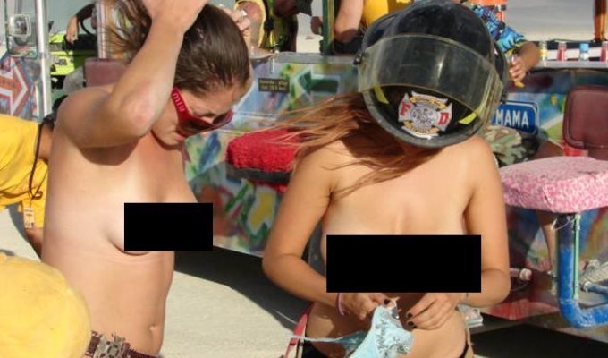 Обнаженные девушки с фестиваля "Burning Man" (25 фото) (эротика)