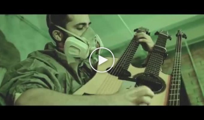 GORILLAZ - Clint Eastwood на гитаре с тройным грифом