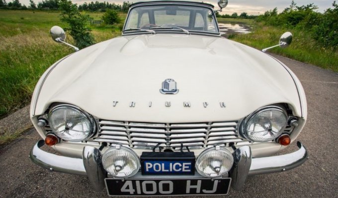 Triumph TR4 1962 - Полицейский родстер (37 фото)