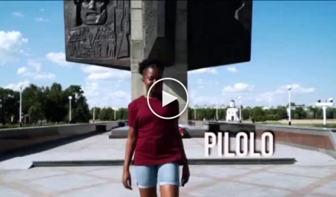 Тумба-юмба. Россиян возмутило видео с плясками африканцев на Обелиске Победы