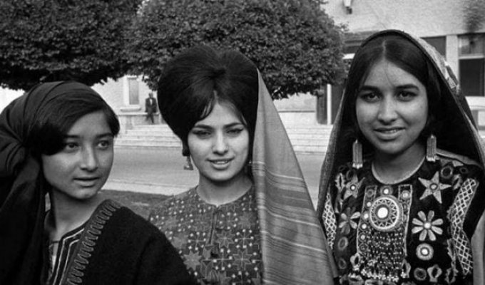 Ксения Собчак показала, как выглядели женщины Афганистана до войны в 70-х (10 фото)