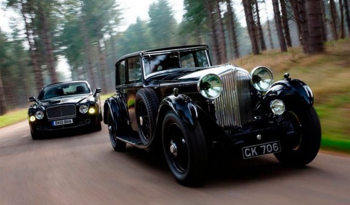 Встреча современных и классических автомобилей (41 фото)