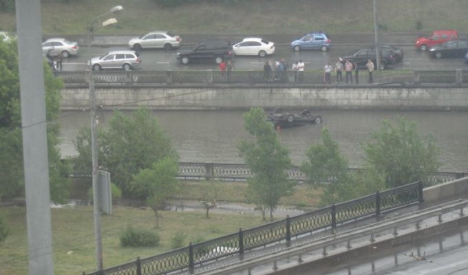 Авария у Лефортовского моста (5 фото)