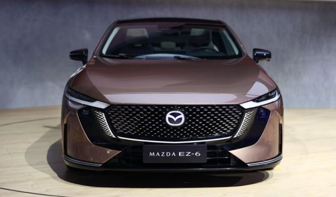 Новое поколение Mazda6 будет электрическим (22 фото)