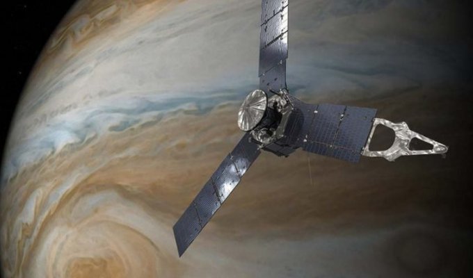 Зонд «Юнона» сделал новые величественные фотографии Юпитера и Большого Красного Пятна (24 фото)