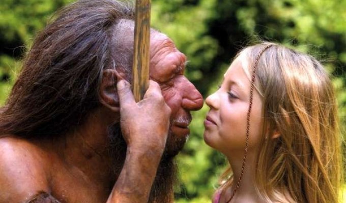 Ученые ищут суррогатную мать для клонирования неандертальца (3 фото)