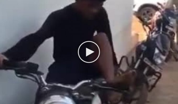 Как в Индии воруют мотоциклы
