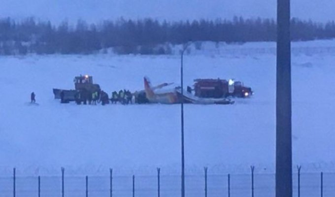 В аэропорту Нарьян-Мара разбился пассажирский самолет Ан-2