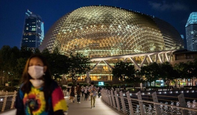Сингапур отказался от пандемии в пользу "новой нормальности" (1 фото)