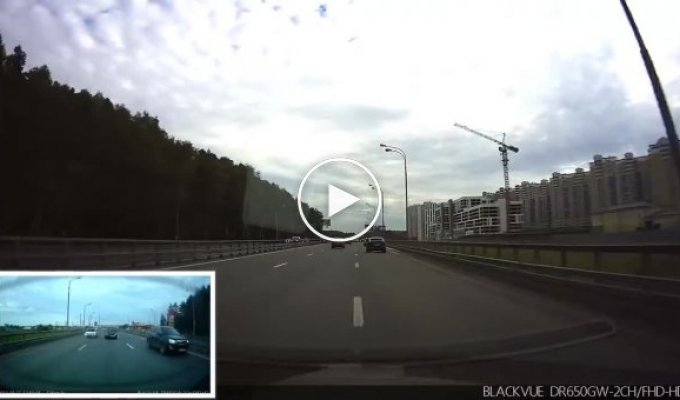 Печальная гонка опытного пилотас неопытным на Боровском шоссе
