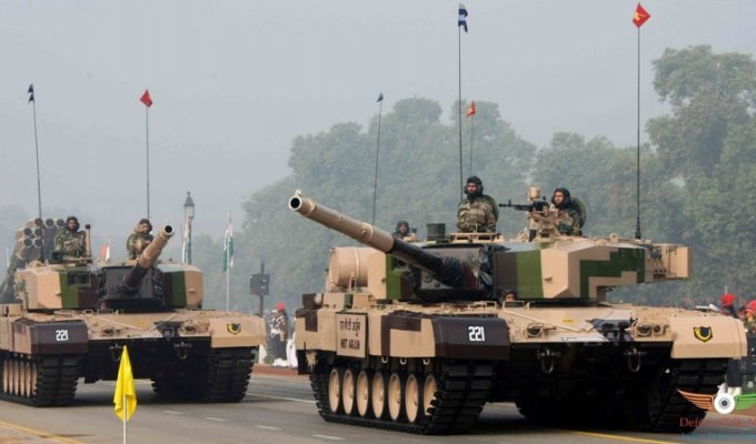 Индийский танк Арджун (11 фото)
