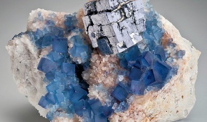 Камни смерти - ядовитые минералы, способные убить человека (6 фото)