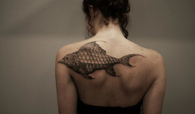 Сюрреалистические татуировки гибридных животных (18 фото)