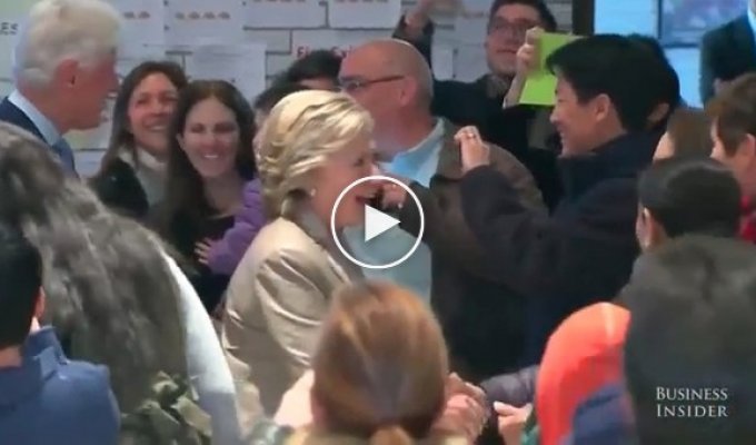 Хиллари Клинтон устроила фурор на избирательном участке