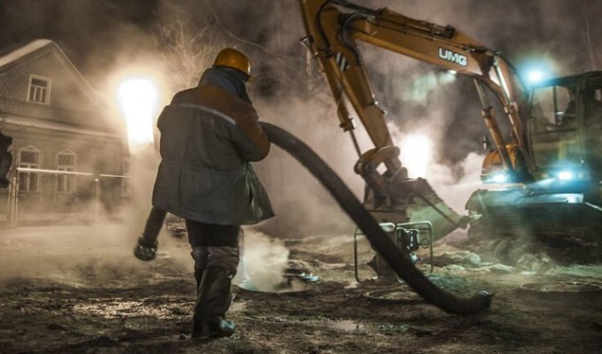 Из-за прорыва трубы: жители Твери оказались в ледяном аду (13 фото + 1 видео)