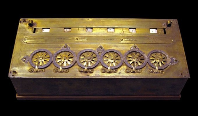 "Паскалина" Блеза Паскаля- первый калькулятор из XVII века (6 фото + 1 видео)