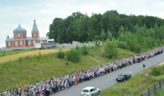 ”Ходоки, отправляйтесь на Москву”: киевляне выступили против крестного хода УПЦ МП в столице