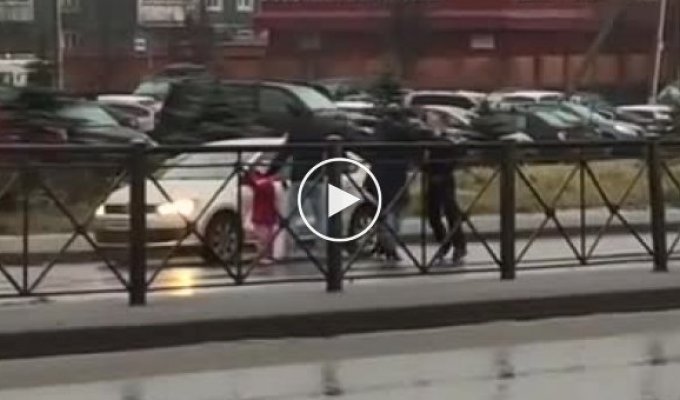 «Боевой» таксист из-за 100 рублей переехал пассажира на глазах его дочери во Всеволожске