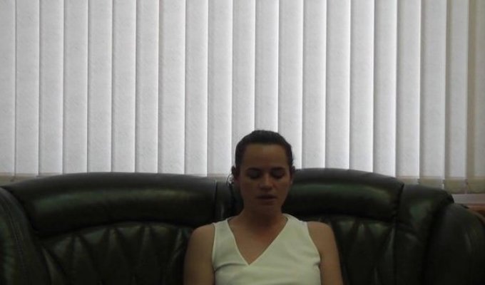 В Сети предполагают, что Светлана Тихановская записывала свое обращение в кабинете главы белорусского ЦИК (3 фото)