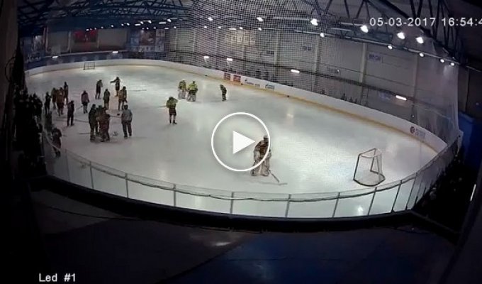 Массовая драка на Кубке Московской области по хоккею среди юниоров