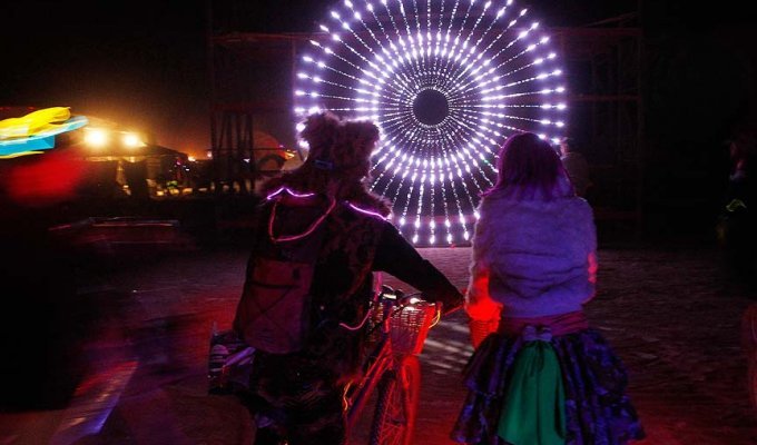 Легендарный фестиваль “Burning Man” в этом году возможно не состоится (34 фото)